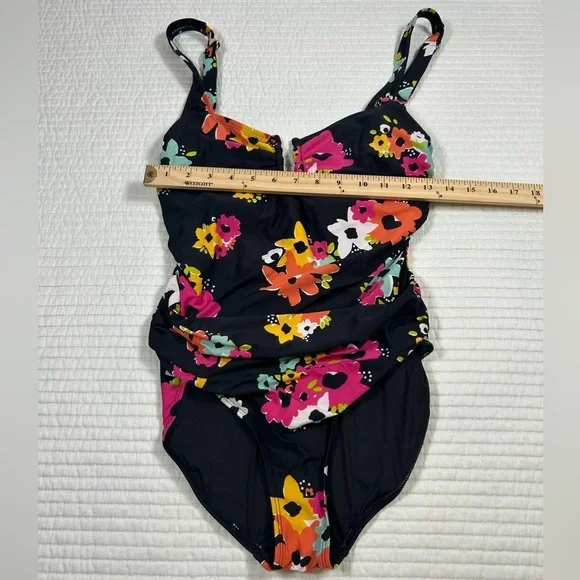 Anne Cole Black and Pink Floral One Piece Swimsuit. Size 10. Like New Condition. - Picture 2 of 6
